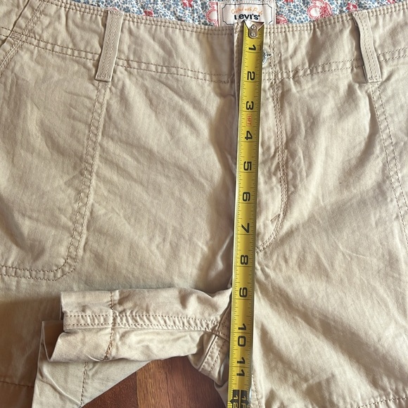 Like new khaki Levi’s - Picture 12 of 16